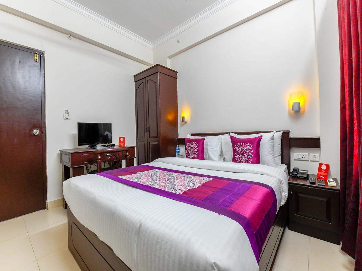 Oyo 11309 Hotel Green Land Residency Kochi Exterior photo